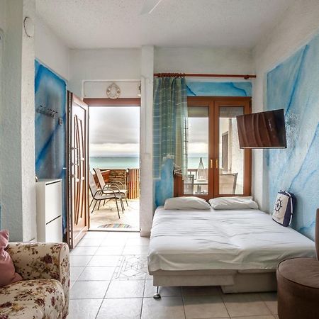 Rafaella Sea View Apartments 1 페프코초리 외부 사진